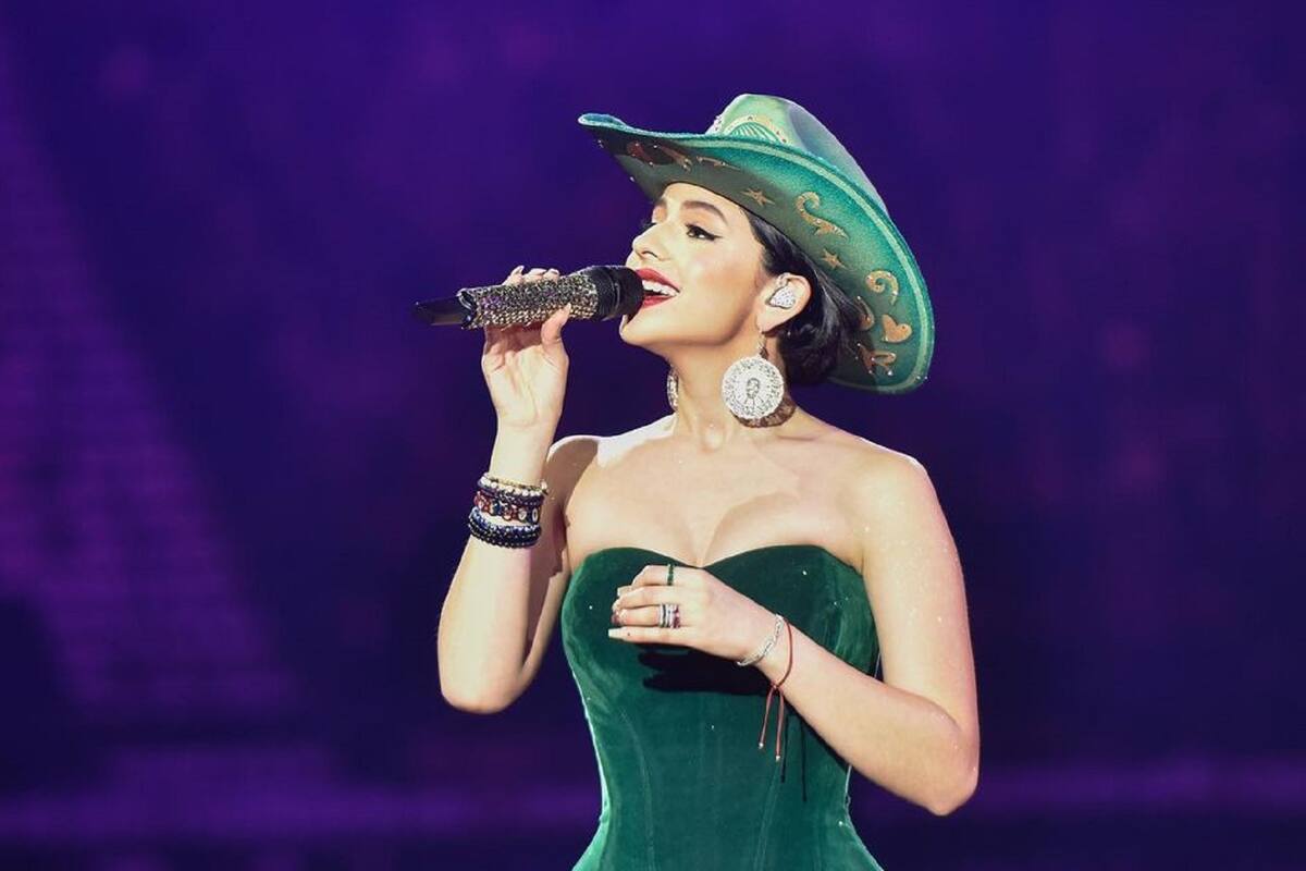 VIDEO: Captan a Ángela Aguilar haciendo playback en su concierto “Jaripeo Sin Fronteras”