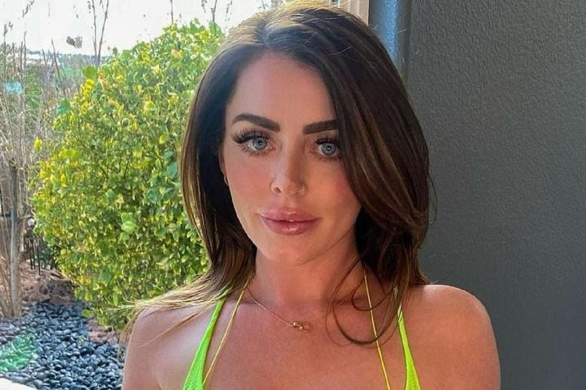 Sophie Dee sorprende a sus seguidores de Instagram al modelar su llamativo bikini