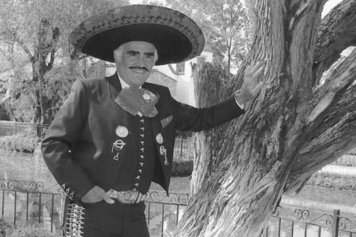 Lanzarán nuevo material musical de Vicente Fernández a casi tres años de su partida