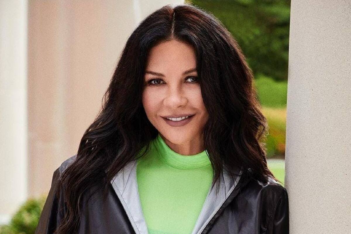 Catherine Zeta-Jones será la nueva Morticia Addams en la serie de Netflix: “Wednesday”