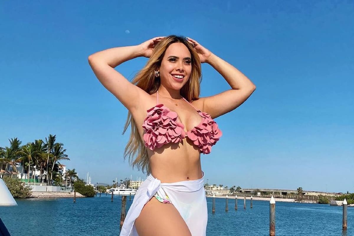 Como una sirena, Jiapsi Yáñez presume sus curvas tomando el sol en la playa