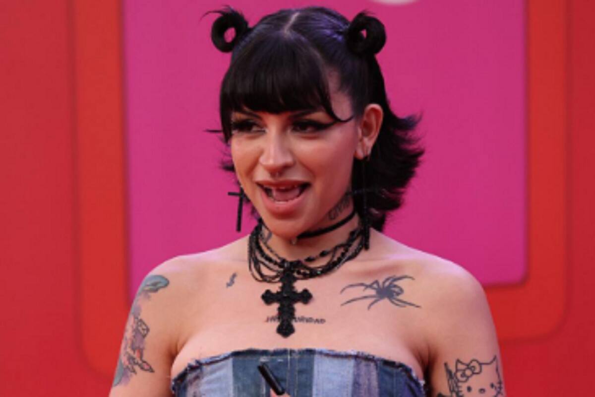 Cazzu llega sin Christian Nodal a la alfombra roja de "Los Premios Juventud"