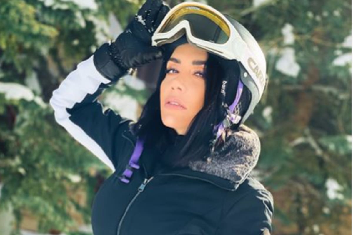 Karime Pindter presume cuerpazo de infarto dentro de jacuzzi en medio de la nieve