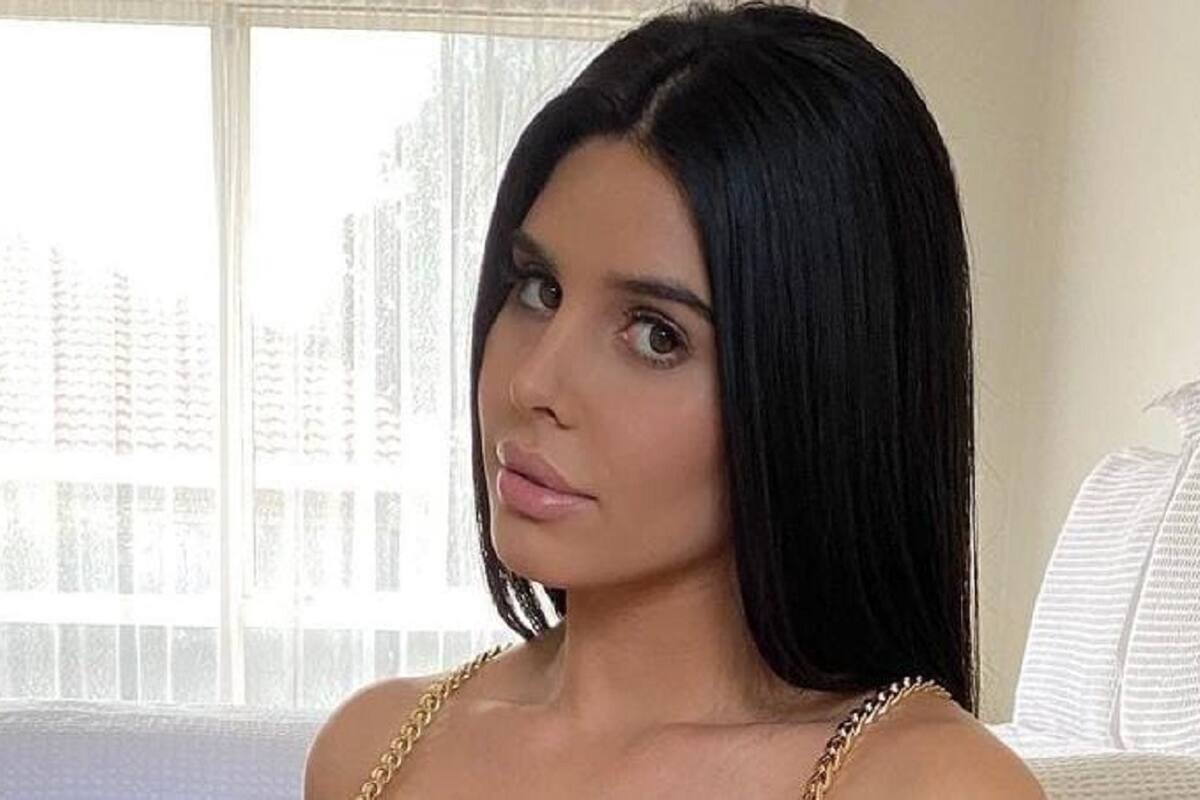 Lily Adrianne deja al descubierto sus espectaculares curvas en ropa interior de encaje