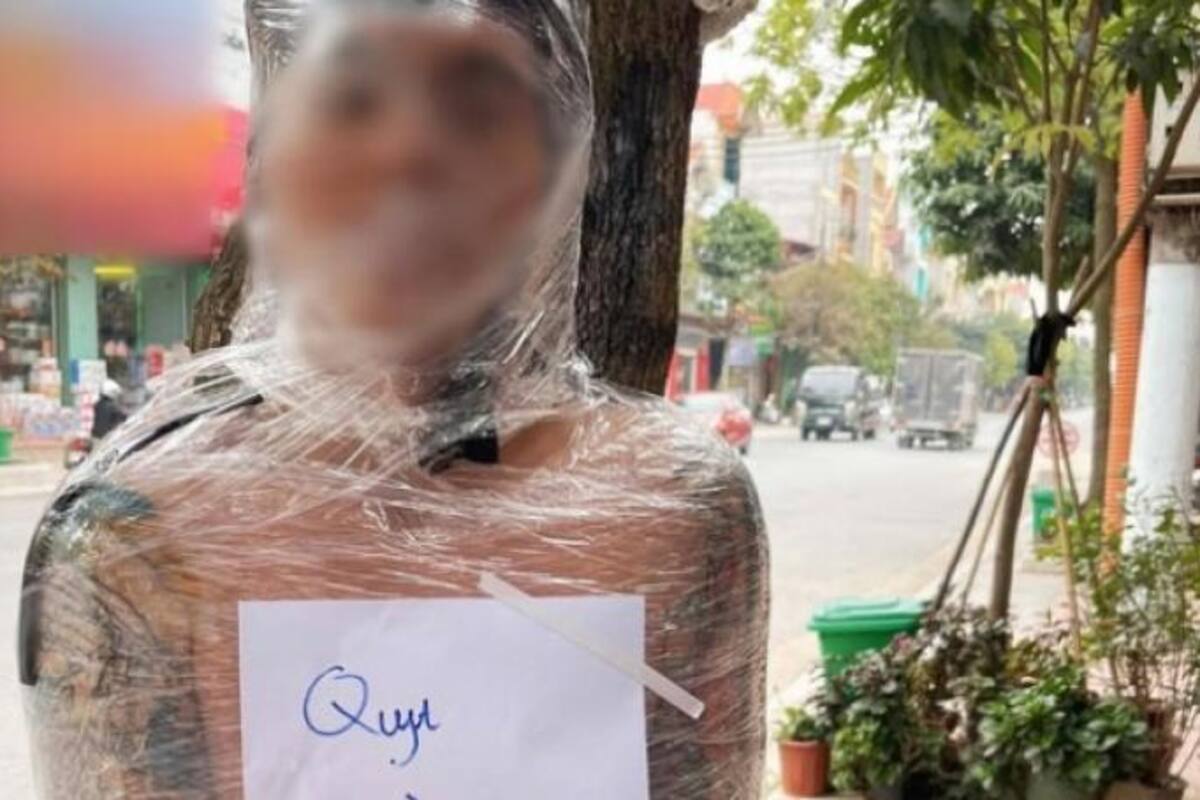 Hombre es amarrado a un árbol por no pagar un tatuaje