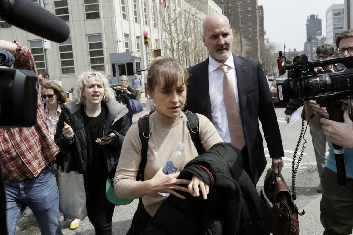 Allison Mack, actriz de “Smallville”, se declara culpable de tráfico de mujeres para NXIVM
