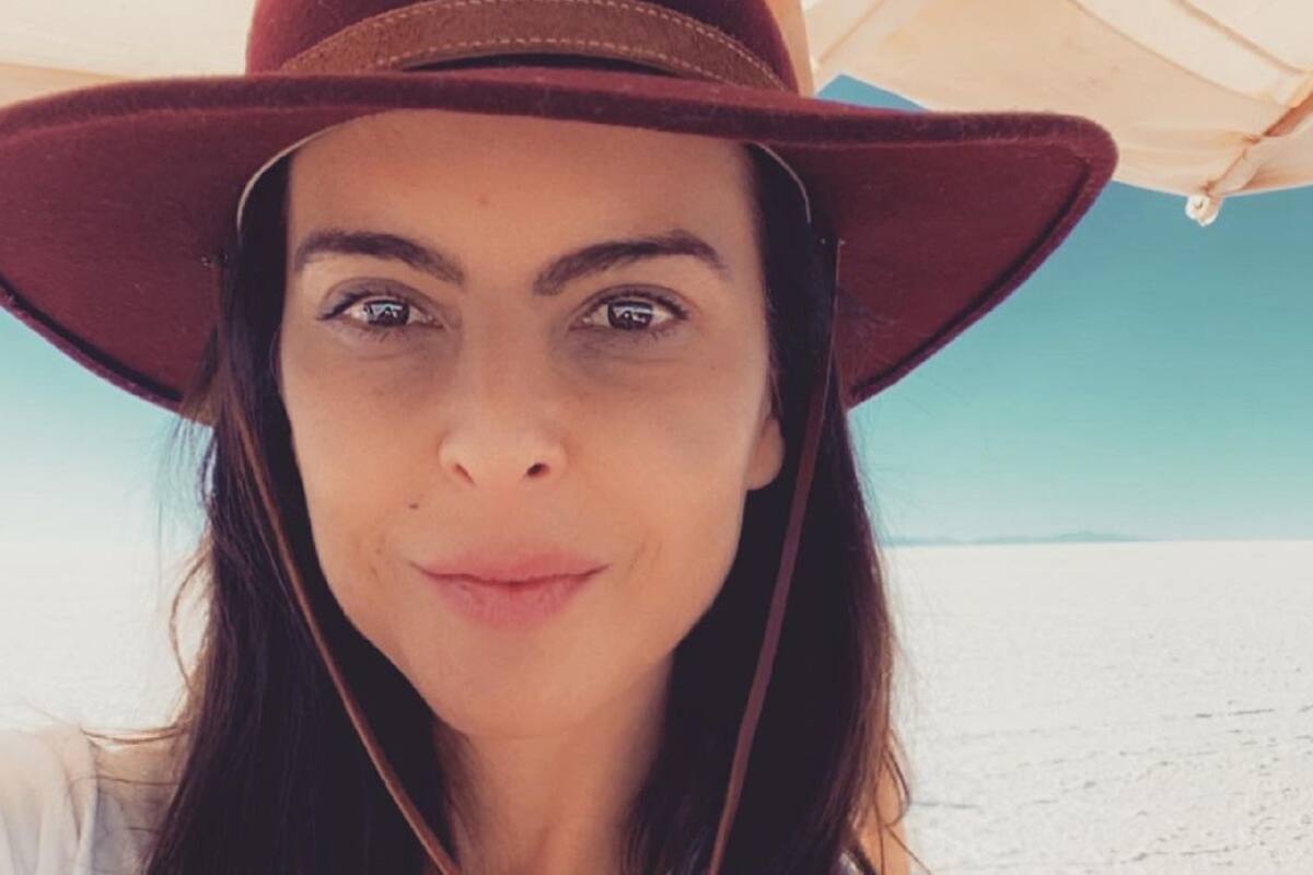 Saliendo del mar, Kate del Castillo presume su abdomen de acero con pequeño bañador