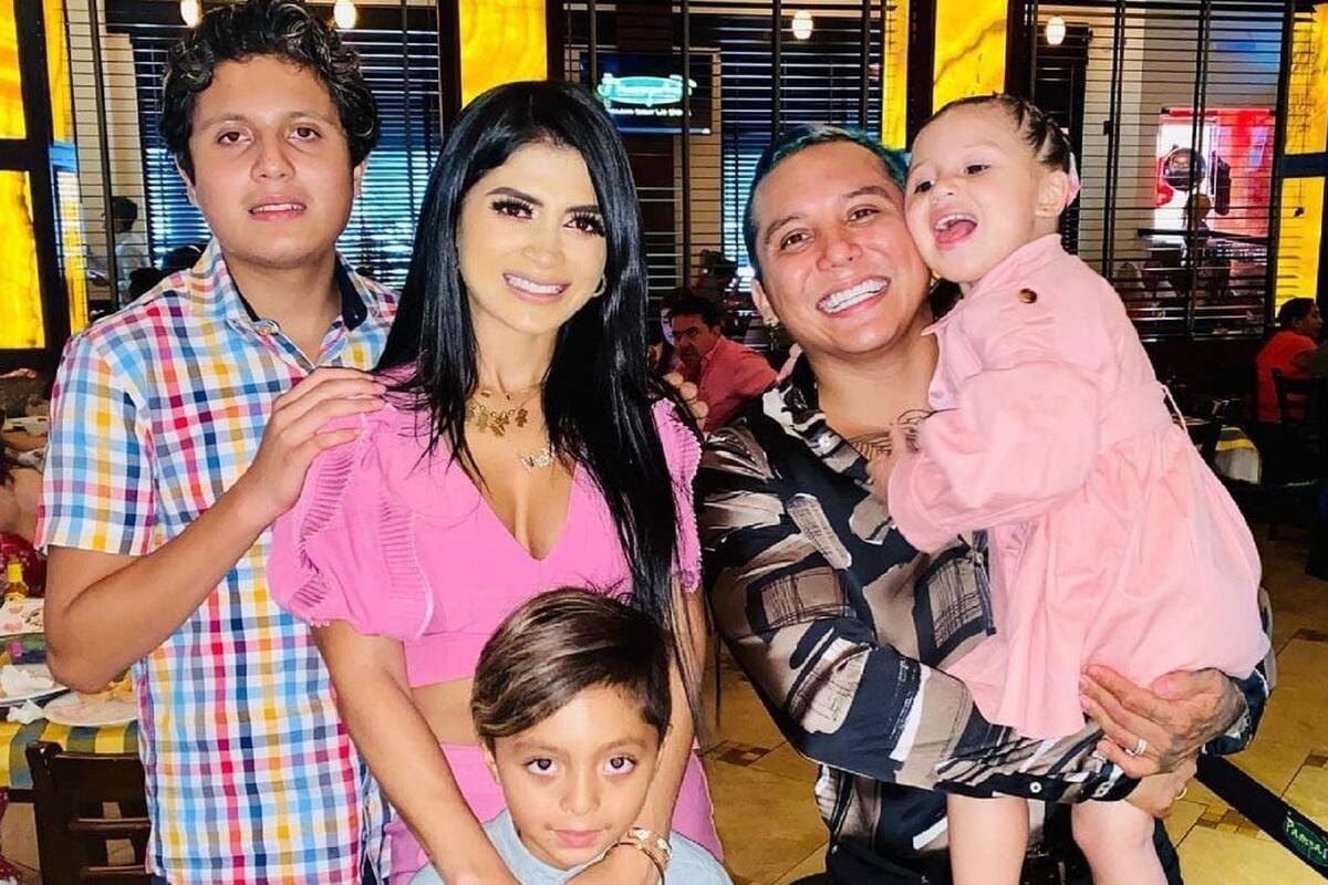 Edwin Luna puso a sus hijos a vender en el mercado para darles una valiosa lección