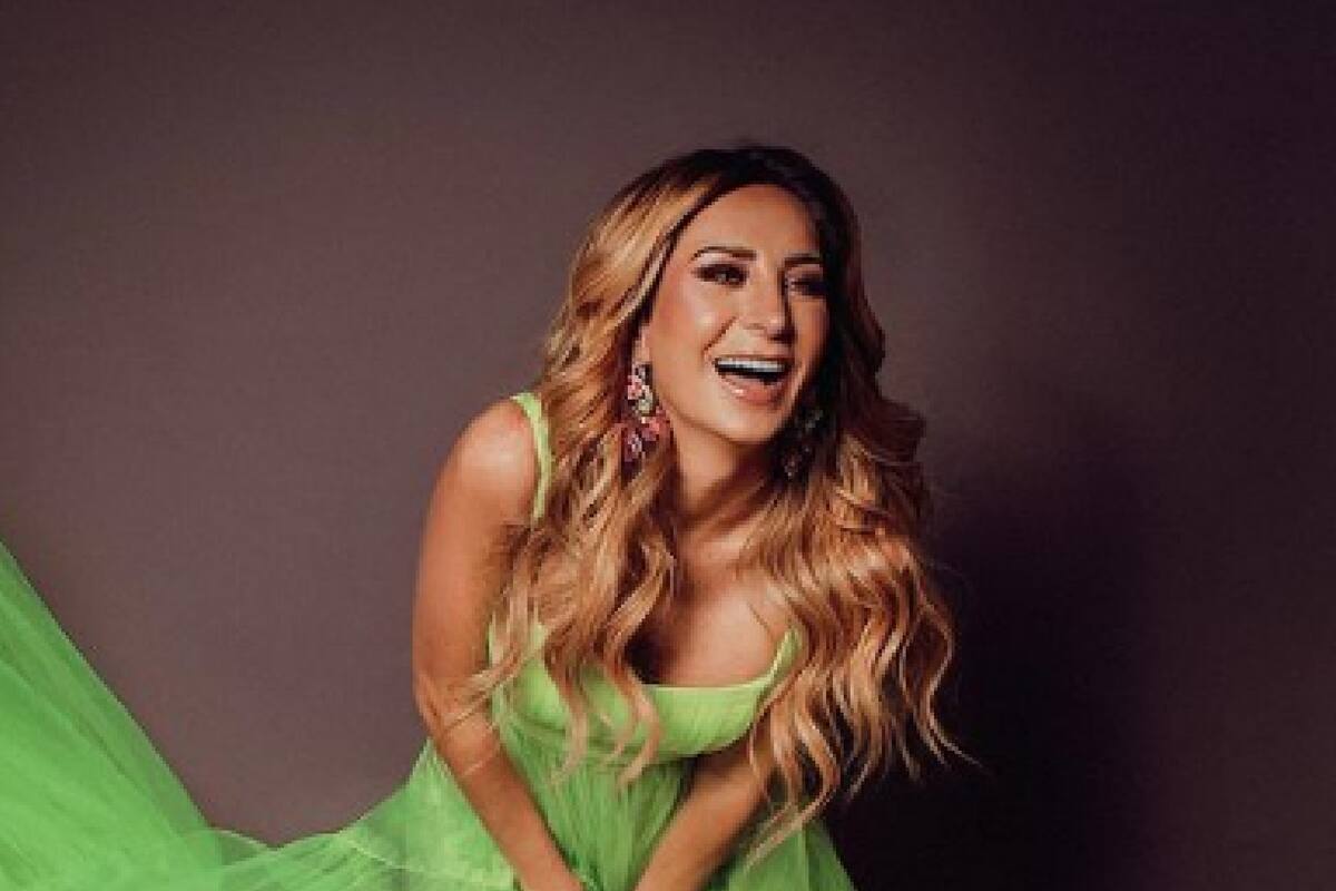 Captan a Geraldine Bazán y Alejandro Nones en un intercambio de besos