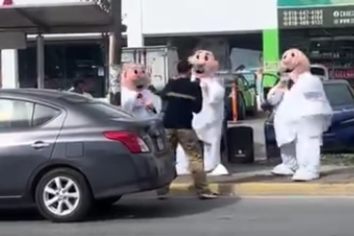Conductor detiene su auto para bailar “Mayonesa” con los Simis y el video se vuelve viral