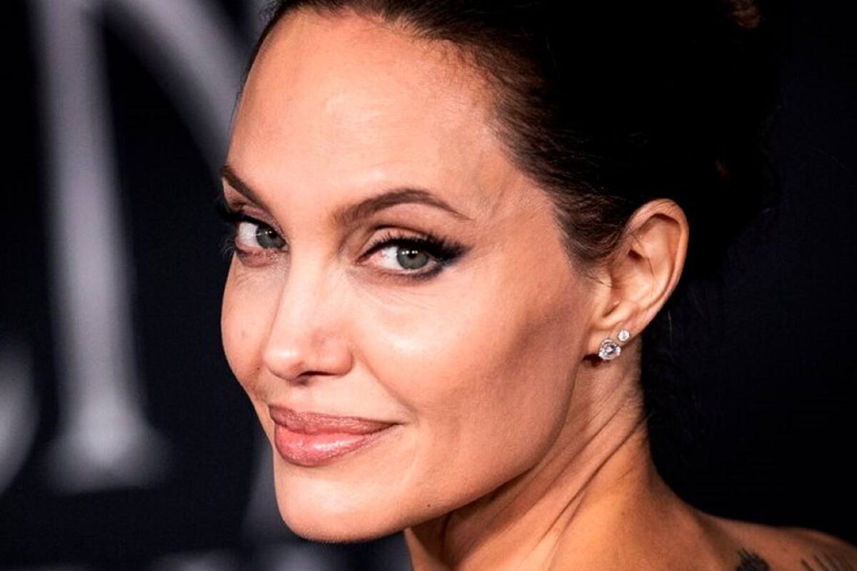 Angelina Jolie posa entre abejas para crear conciencia sobre la preservación