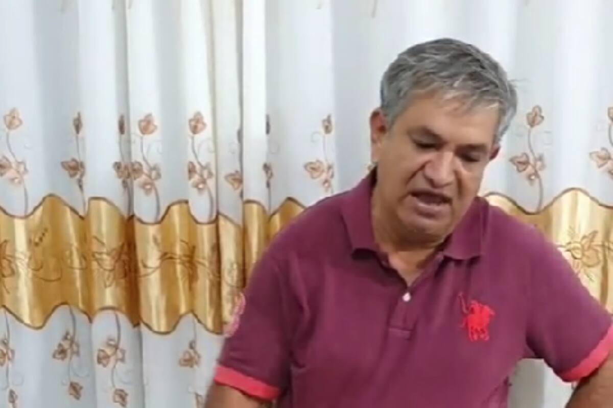 VIDEOS: Hombre recibe taza como regalo de intercambio y su reacción se volvió viral