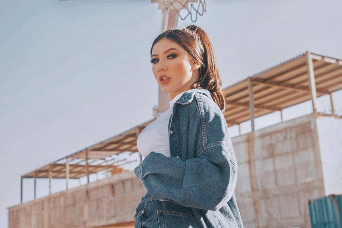 Mont Pantoja deleita a sus fans con ropa interior rojo pasión