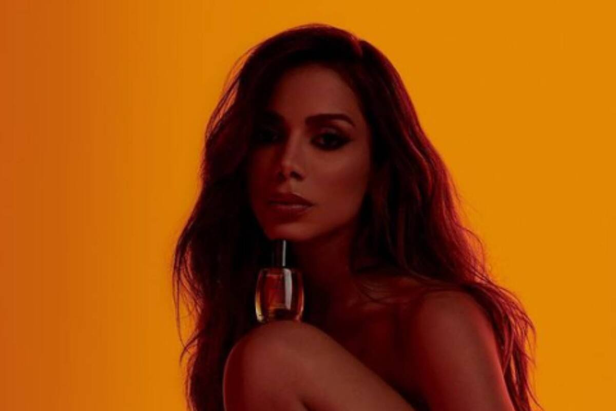 Anitta roba todas las miradas en desfile de moda con tremenda retaguardia