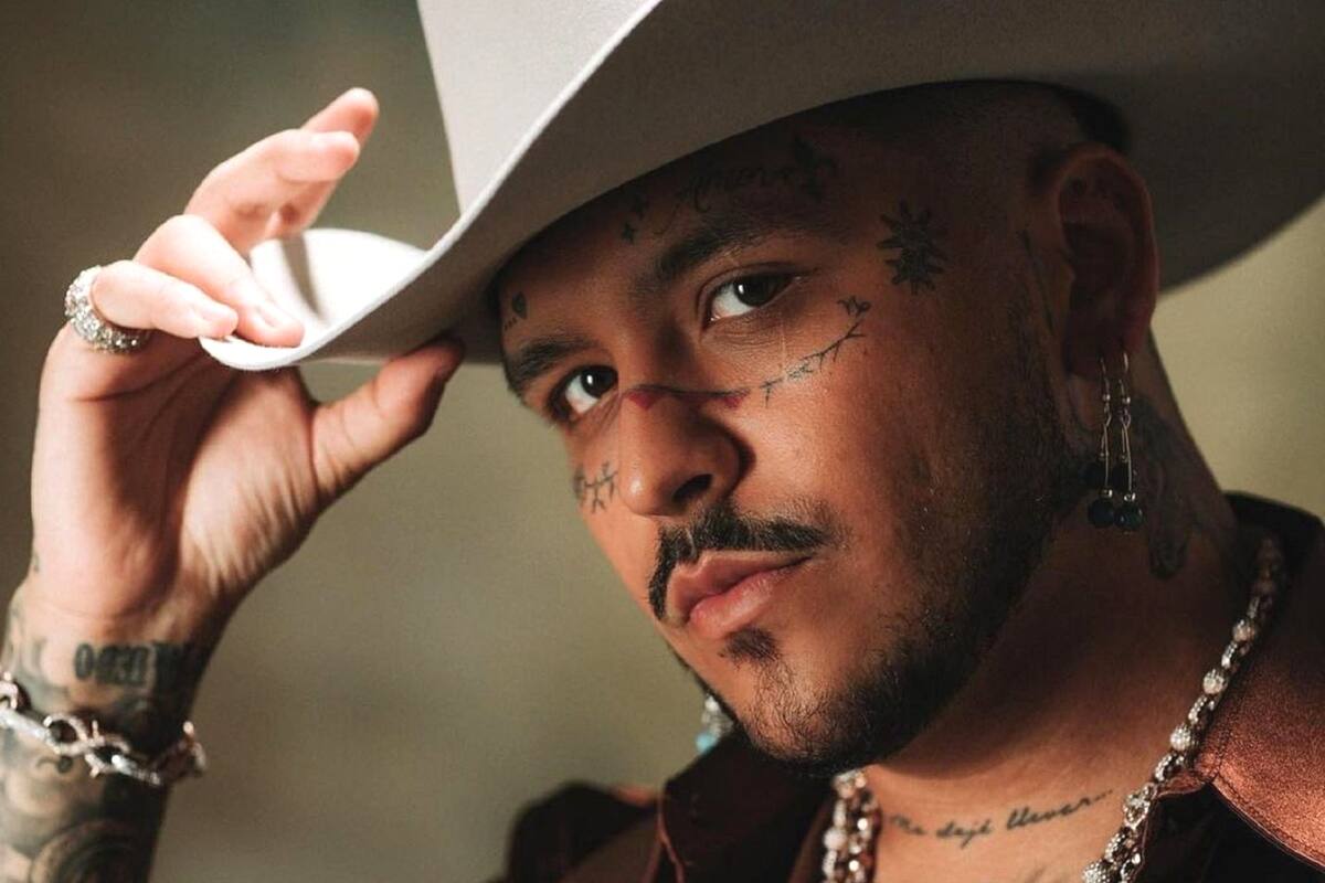 Christian Nodal cierra el ciclo, se quitará todos los tatuajes de la cara