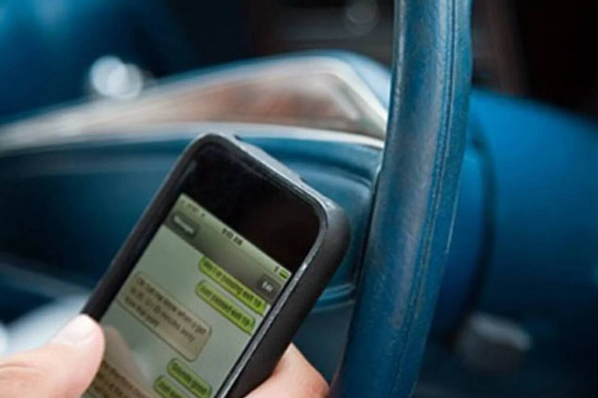 Chofer de camión en Argentina crea grupo de WhatsApp para avisar a usuarios su ruta