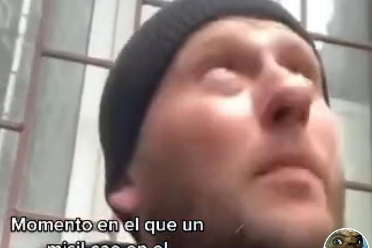 Hombre logra captar el momento exacto en que un misil cae en el ayuntamiento de Járkov