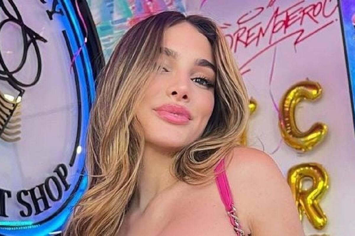 Lyna Pérez causa sensación modelando su bikini desde la piscina