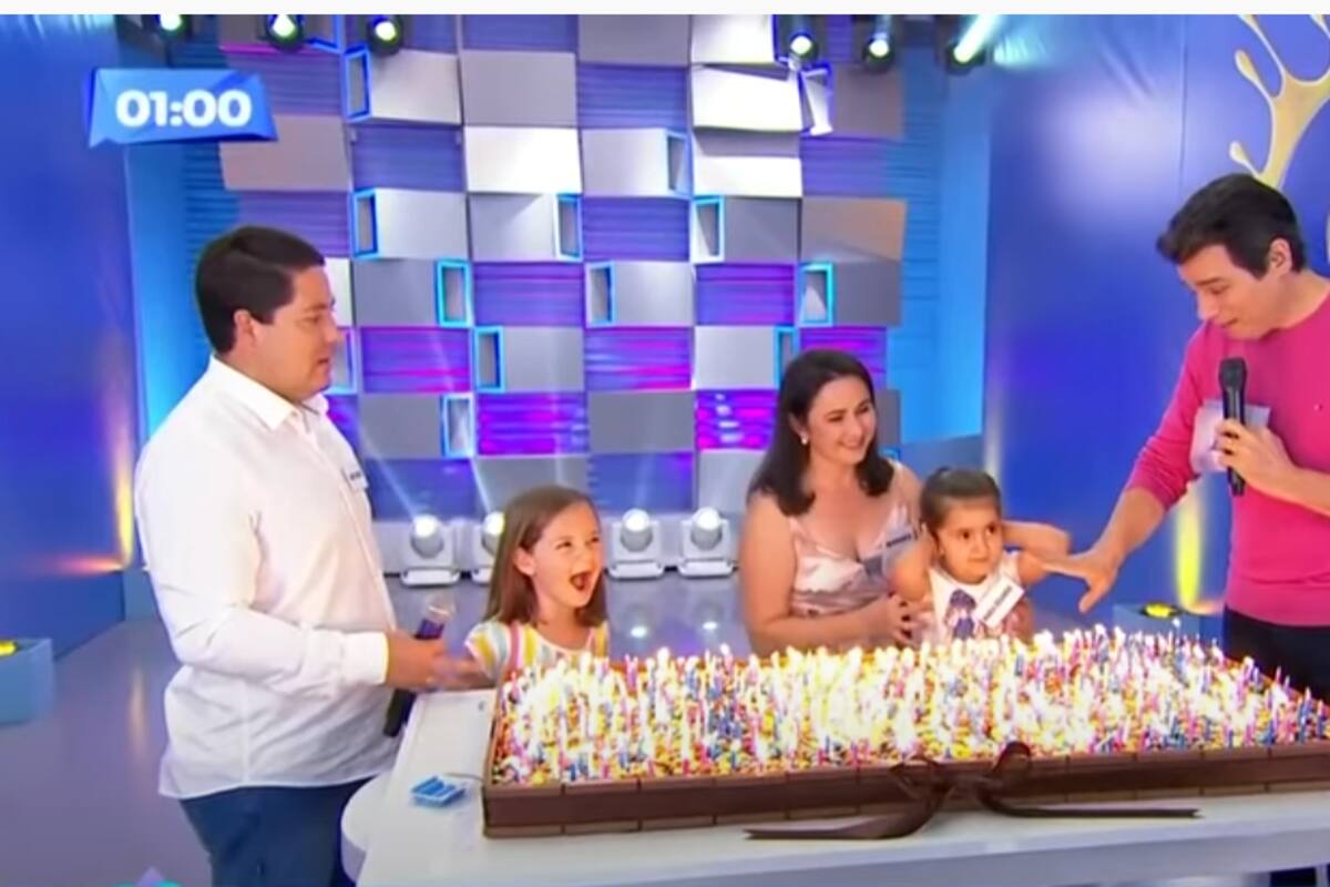 VIDEO: "Las niñas del pastel" compiten por apagar ¡500 velitas!