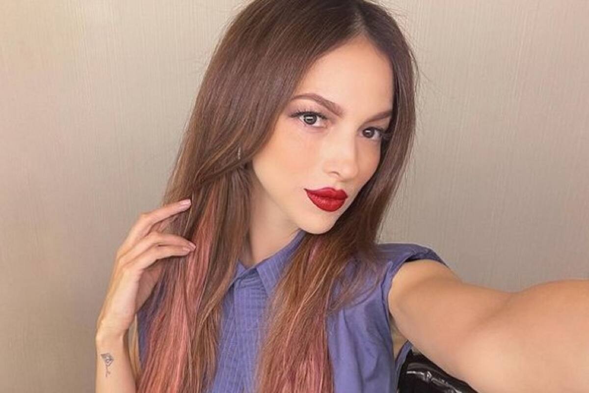 Paty Cantú suplió a Alejandro Fernández al cantar el Himno en la final de Atlas vs León