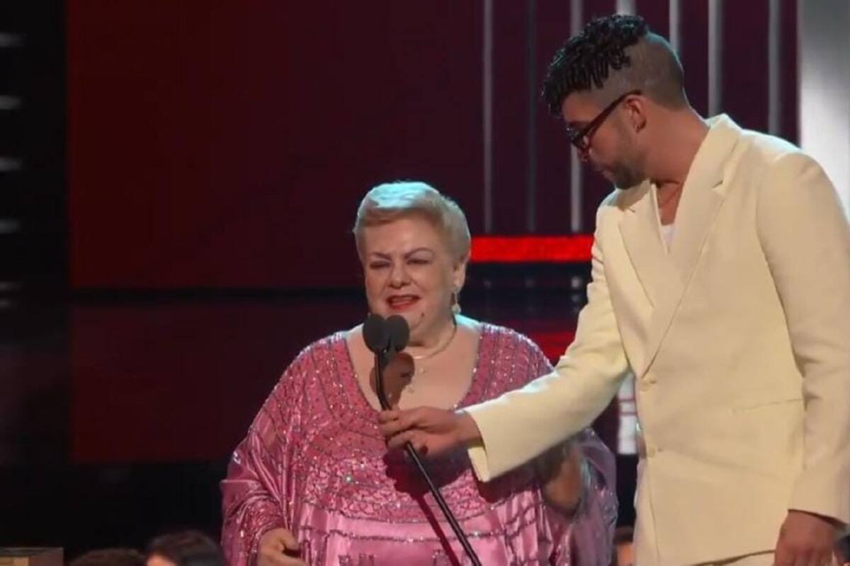 Paquita la del Barrio y Bad Bunny protagonizan épico momento en los “Premios Billboard de la Música Latina 2021”