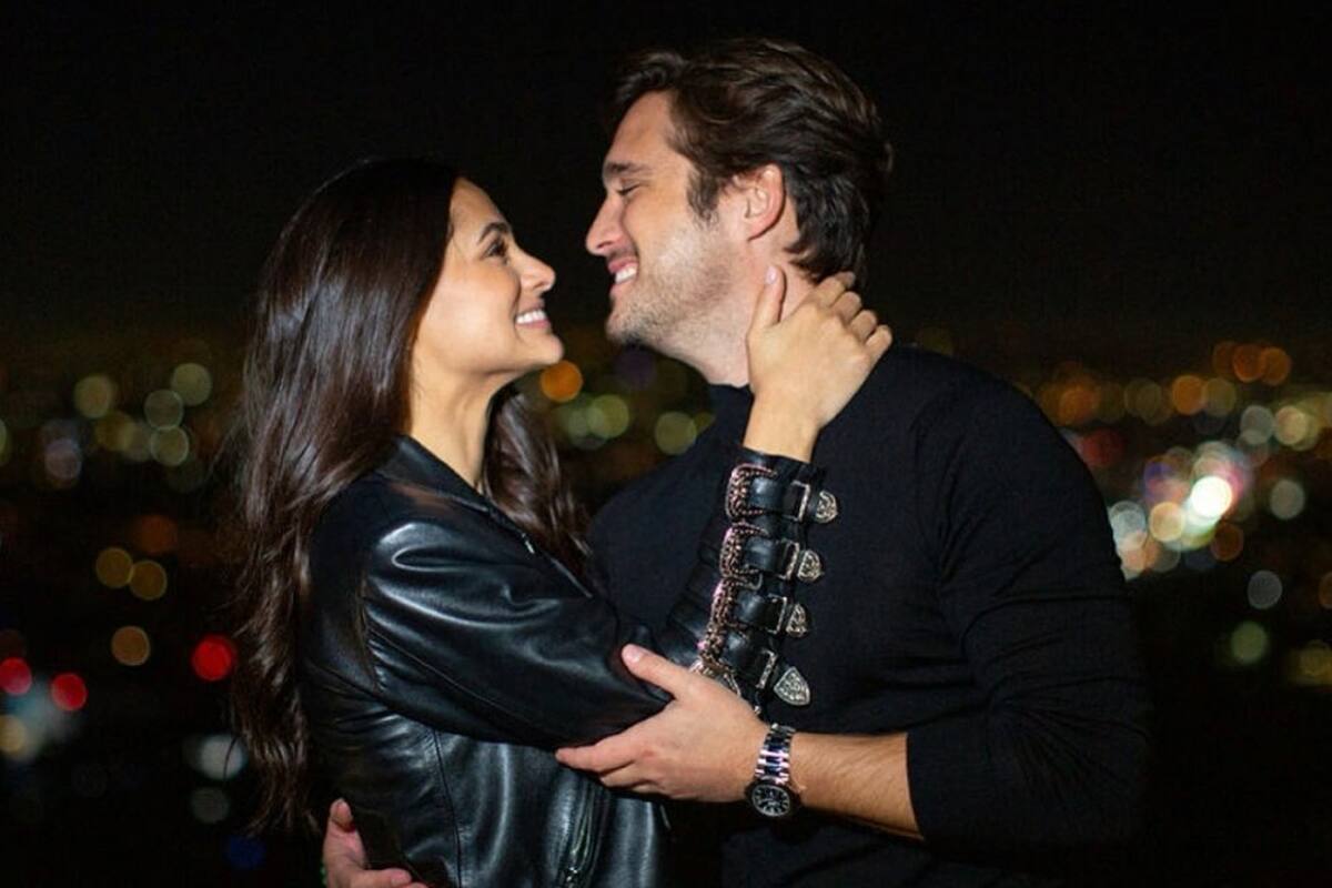 Diego Boneta y Renata Notni encienden las redes sociales desde camastro